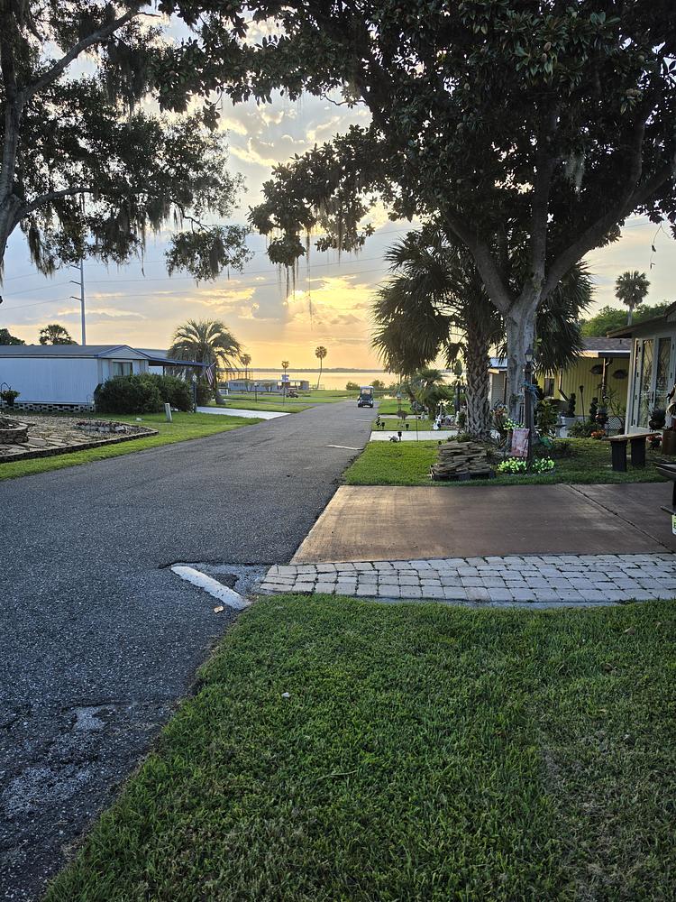 Lake Griffin Harbor Village