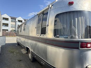 Thumbnail of RV