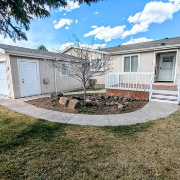 Thumbnail of mobile home