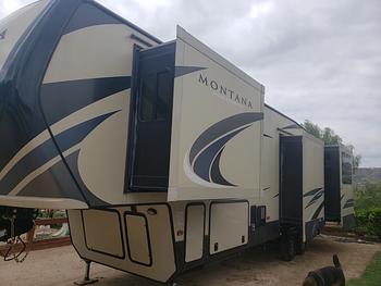 Thumbnail of RV