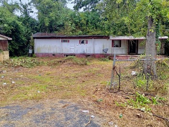 Photo of Cute Lot Right in Town! Would Make Good Rental Lot!