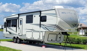 Thumbnail of RV