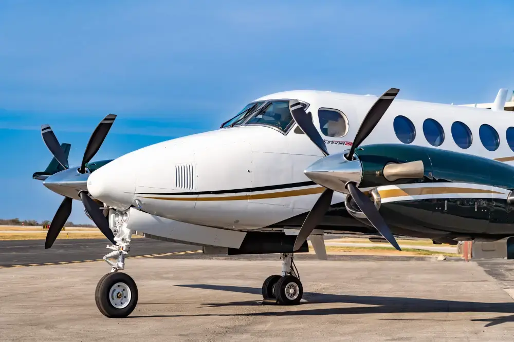 7529/beechcraft-king-air-250-2014-flightmarket-id-7529-26121.webp