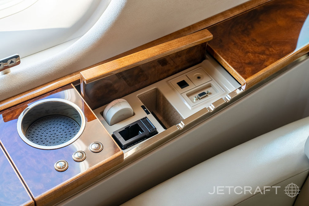 Global 5000 sn 9427_03065-HDR-Edit.jpg