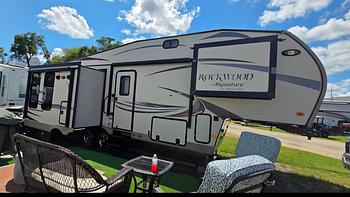Thumbnail of RV