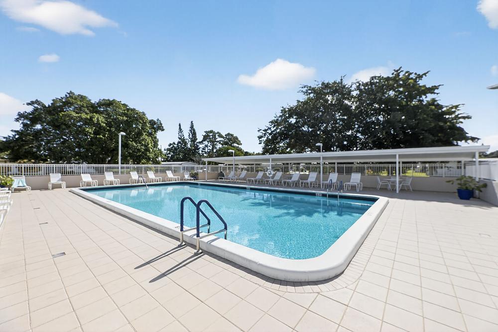 02 4290 Royal Manor Blvd Boynton Beach FL 33436 Exterior 984A3791