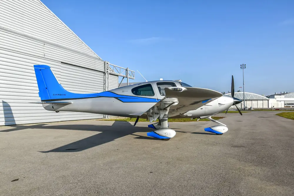 7561/cirrus-sr22-g5-2014-flightmarket-id-7561-05342.webp