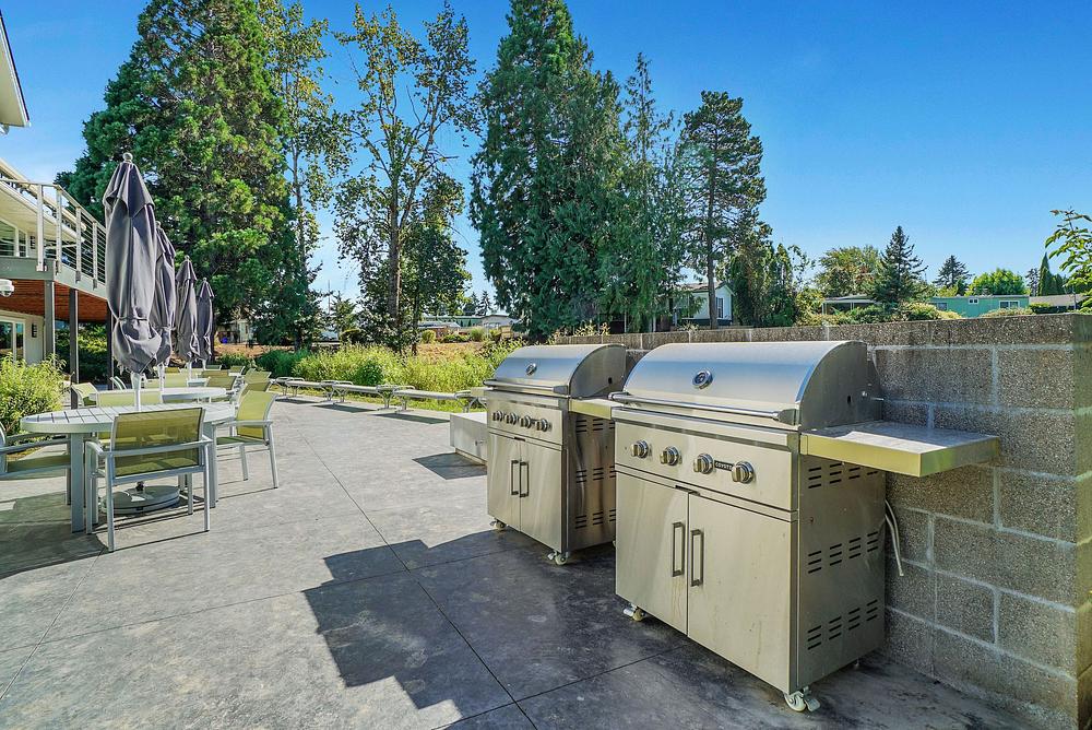 22 570 N 10th Ave Cornelius OR 97113 USA Exterior DSC09307