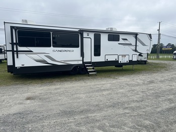 Thumbnail of RV