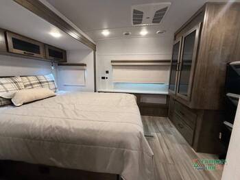 Thumbnail of RV