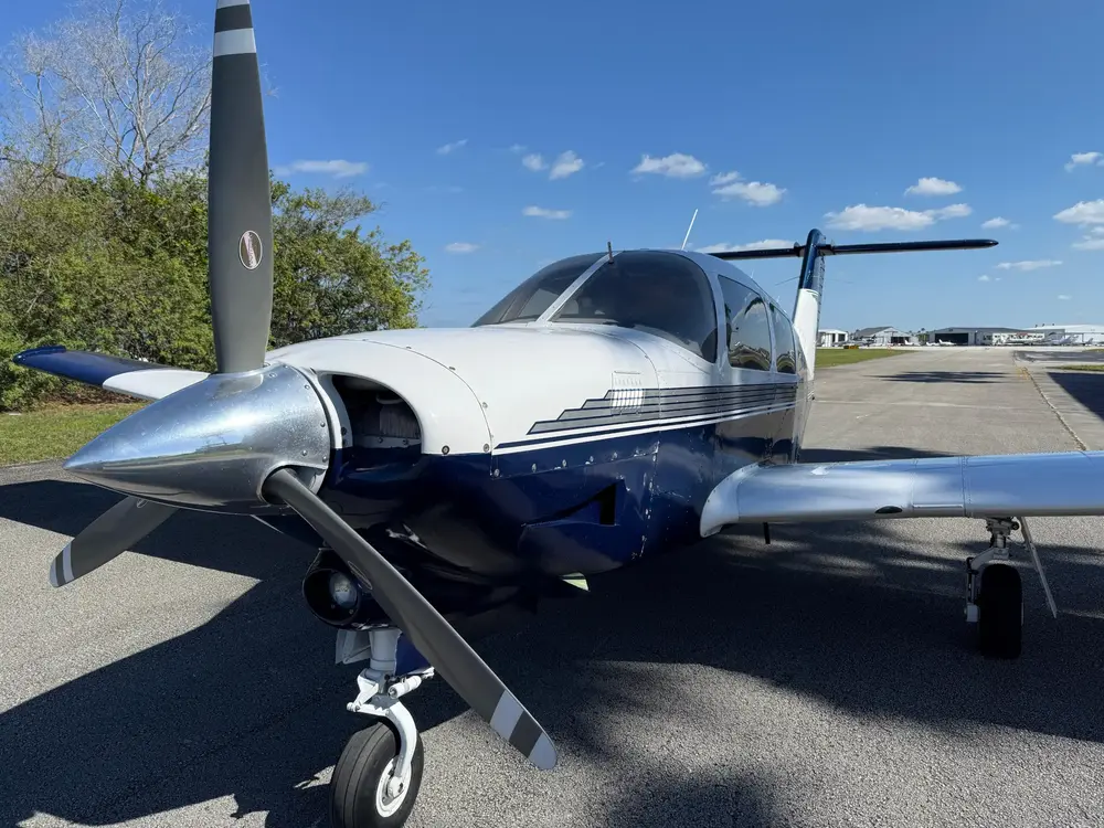 2077/piper-pa-28rt-201t-turbo-arrow-iv-1981-flightmarket-id-2077-36316.webp