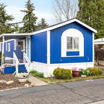 Thumbnail of mobile home