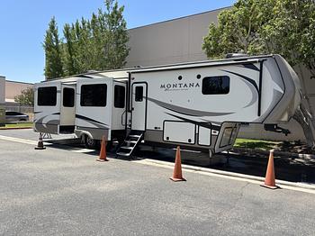 Thumbnail of RV