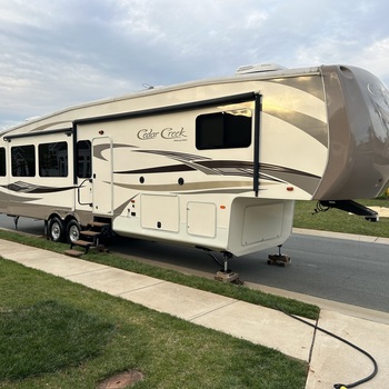 Thumbnail of RV