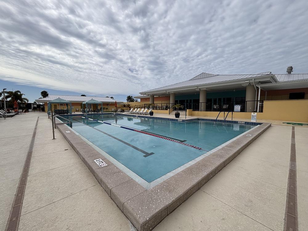 Camelot Lakes Village