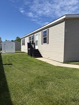 Thumbnail of mobile home