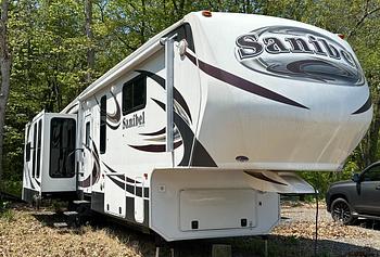 Thumbnail of RV