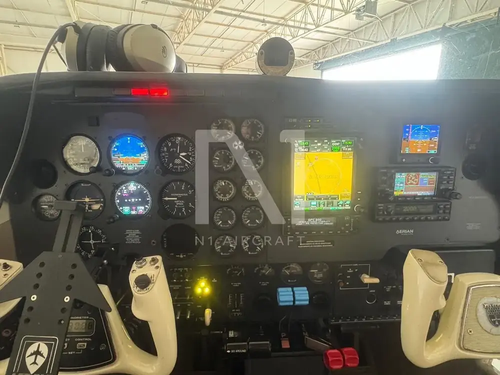 7702/beechcraft-baron-58-2003-flightmarket-id-7702-55597.webp