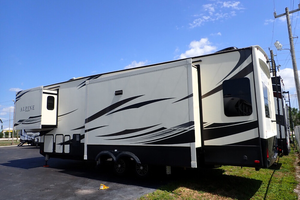 Photo of Rv