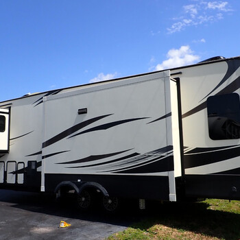 Thumbnail of RV