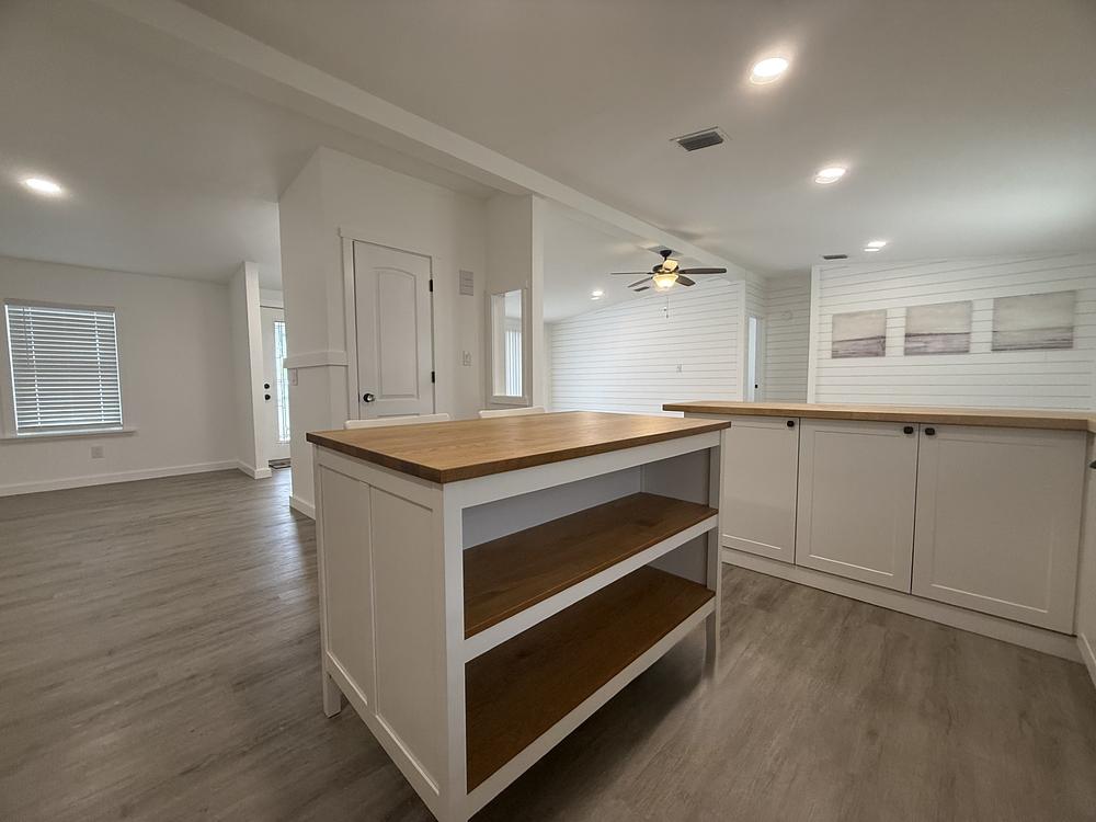 Camelot Lakes Village