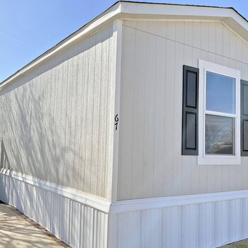 Thumbnail of mobile home
