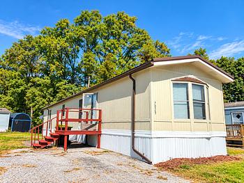 Photo of For Rent: 2-bedroom, 1.5-bathroom |  Plane South 7029 TRC