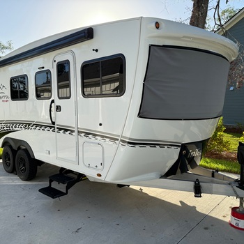 Thumbnail of RV