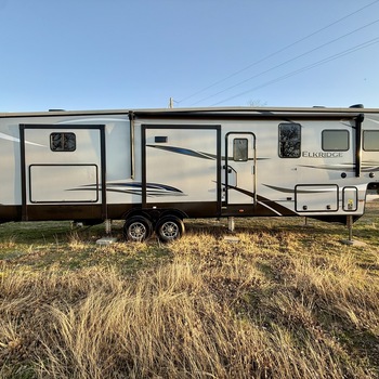 Thumbnail of RV