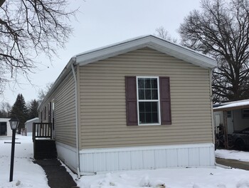 Thumbnail of mobile home