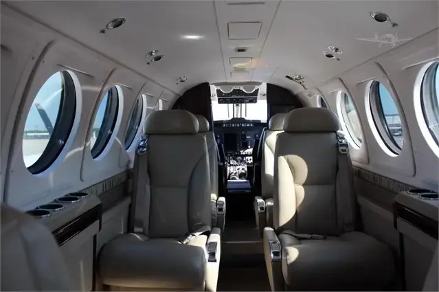 7529/beechcraft-king-air-250-2014-flightmarket-id-7529-26124.webp