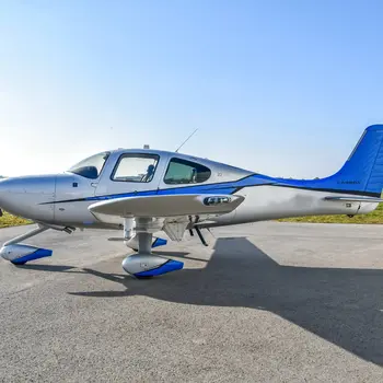 7561/cirrus-sr22-g5-2014-flightmarket-id-7561-05330.webp