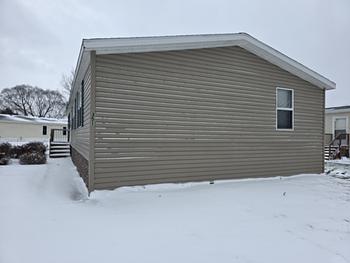 Thumbnail of mobile home