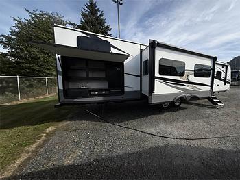 Thumbnail of RV