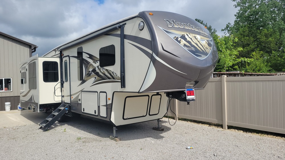 Photo of Rv