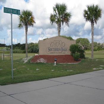 Entrance to Southern Oaks Luxury RV Resort