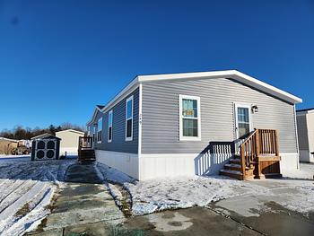 Thumbnail of mobile home