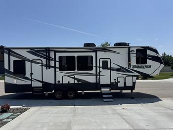 Thumbnail of RV