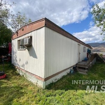 Thumbnail of mobile home