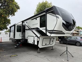 Thumbnail of RV
