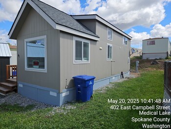 Thumbnail of mobile home