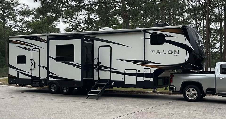 Photo of Rv