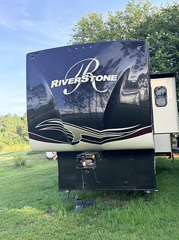 Thumbnail of RV