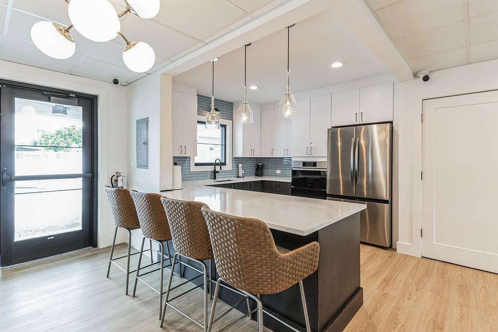 1701 NW 5th St Deerfield Beach FL 33442 USA Dining room IMG 5614