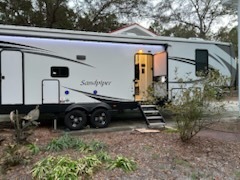 Thumbnail of RV