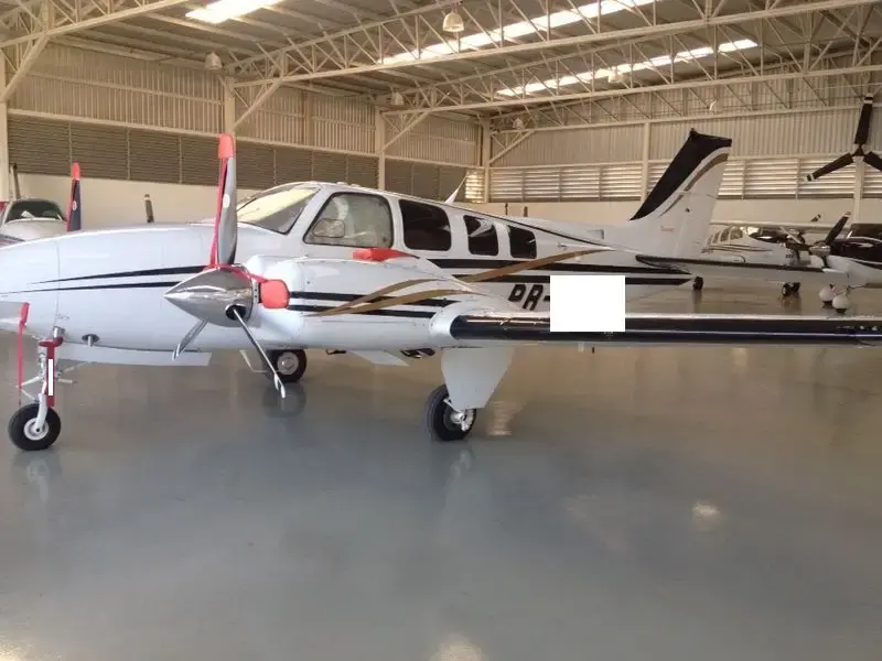 7373/beechcraft-baron-58-2004-flightmarket-id-7373-50050.webp