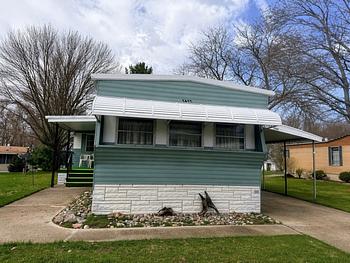 Thumbnail of mobile home