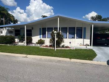 Photo of LARGE 2 BED/2 BATH CORNER LOT & PREMIER STREET