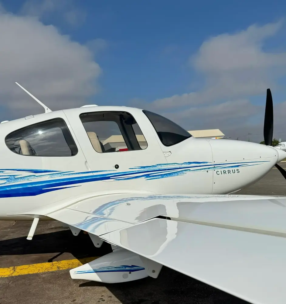 7428/cirrus-sr22-g2-2005-flightmarket-id-7428-04391.webp