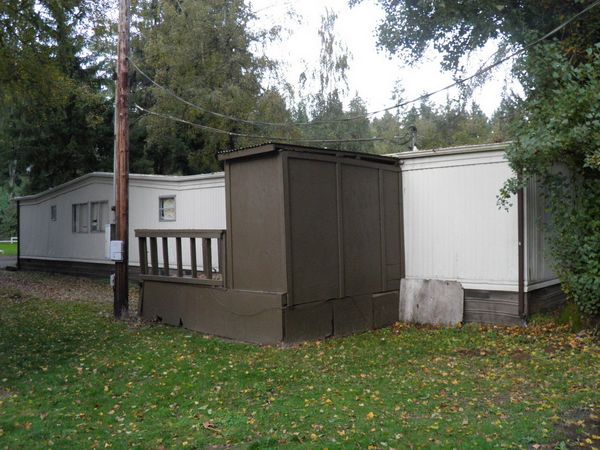2 bedrooms,  bath, single wide